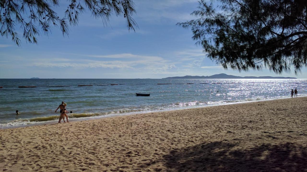 Guestpat Casabella Hotel Pattaya ภายนอก รูปภาพ